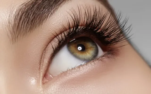 Wimpernpflege: 7 Tipps für gesunde & schöne Wimpern bei Arganim